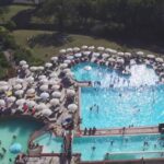 Pranzo e piscina: il mix perfetto per un’estate nelle Langhe