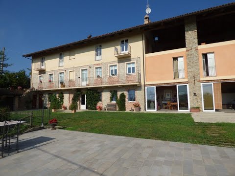Pranzo e piscina: il mix perfetto per un’estate nelle Langhe