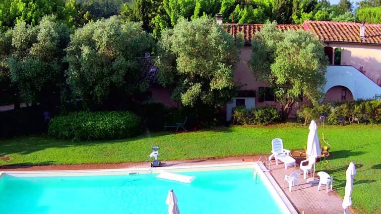 Scopri l’agriturismo con piscina FC: un’oasi di relax e svago!