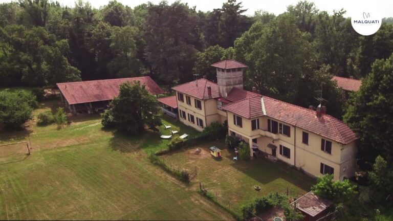 Scopri le incredibili piscine di lusso nella casa di caccia: un’oasi di relax senza precedenti!